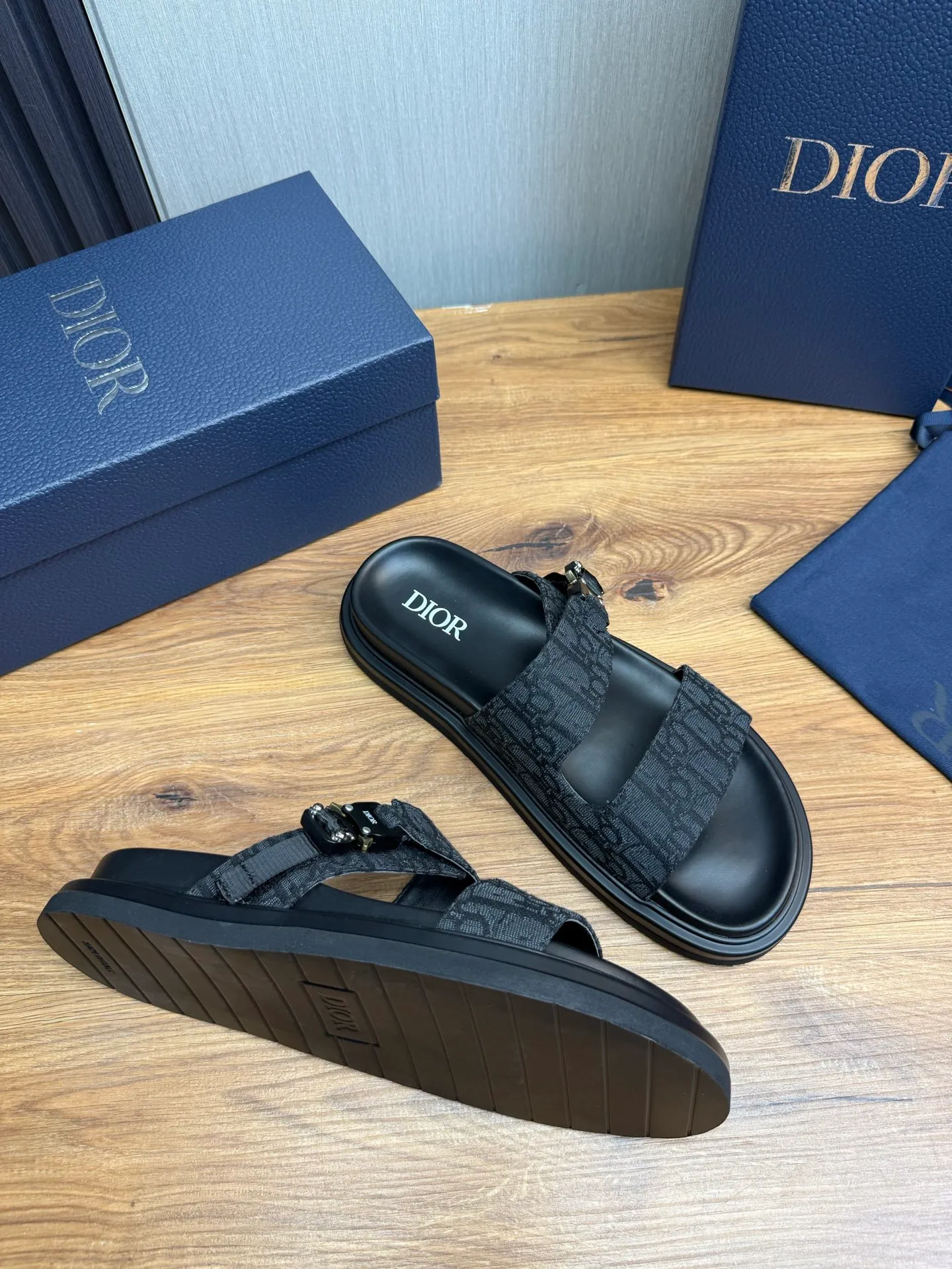 Men's shoes 300💰 Dior. Men's slippers🩴 Official website 1:1 production 38-45 size 45 46 🉑️Customized original material shipped✅